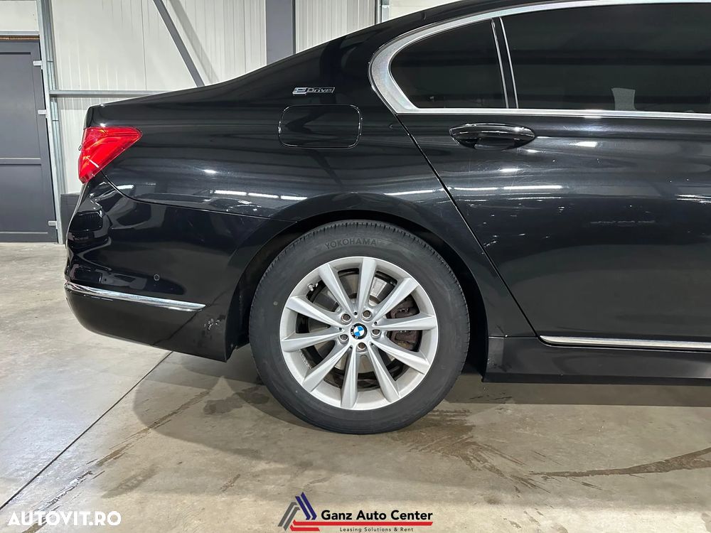 BMW Seria 7 740Le iPerformance - 30