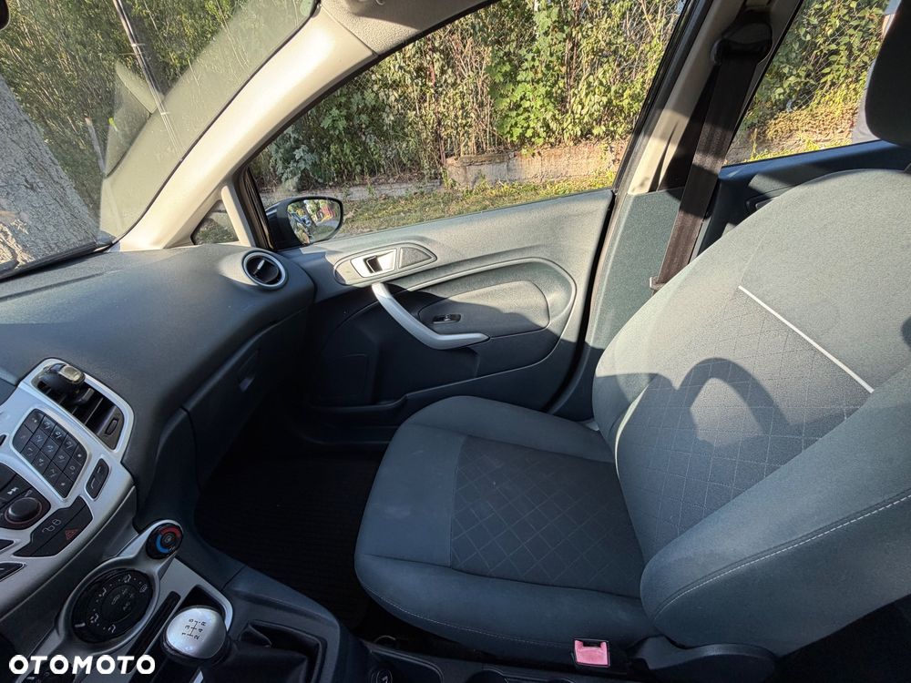 Ford Fiesta 1.25 Trend - 23