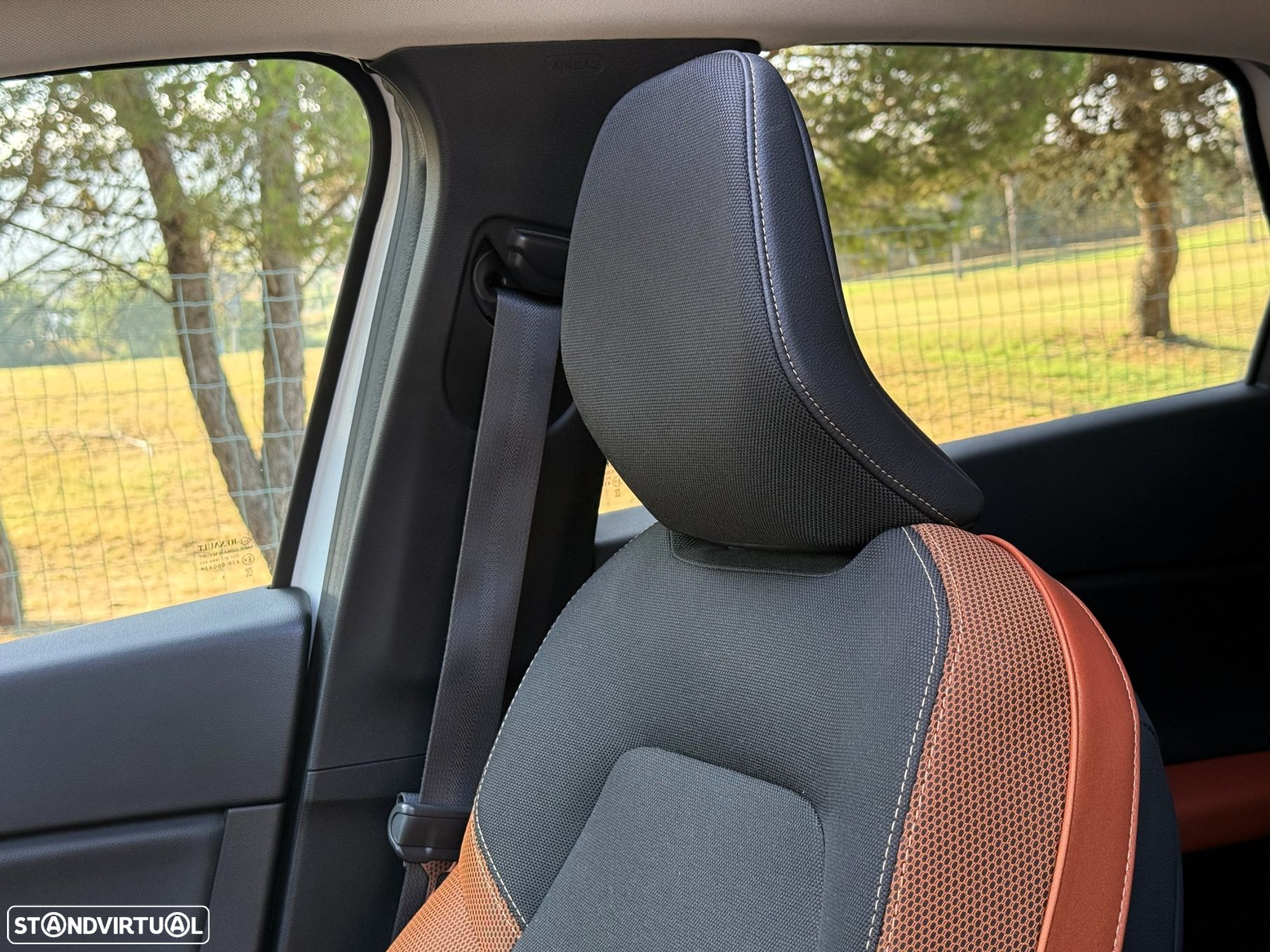 Renault Captur 1.3 TCe Exclusive EDC - 47