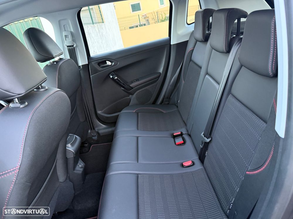 Peugeot 2008 1.2 PureTech GT Line EAT6 - 15