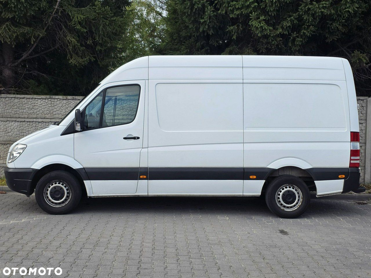Mercedes-Benz Sprinter - 4