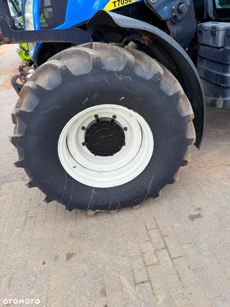 New Holland T 7050 - 39