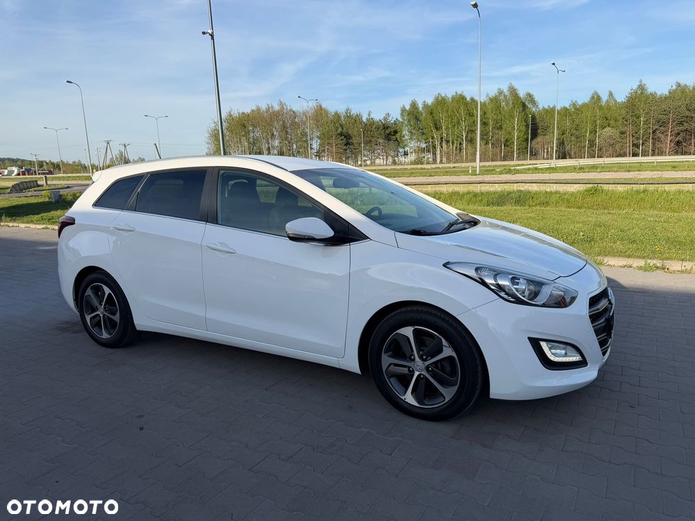 Hyundai i30 blue 1.6 CRDi Passion - 19