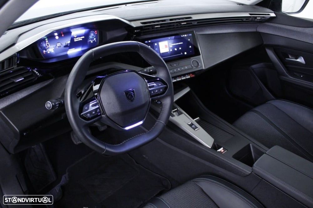 Peugeot 408 1.2 Hybrid Allure e-DCS6 - 31