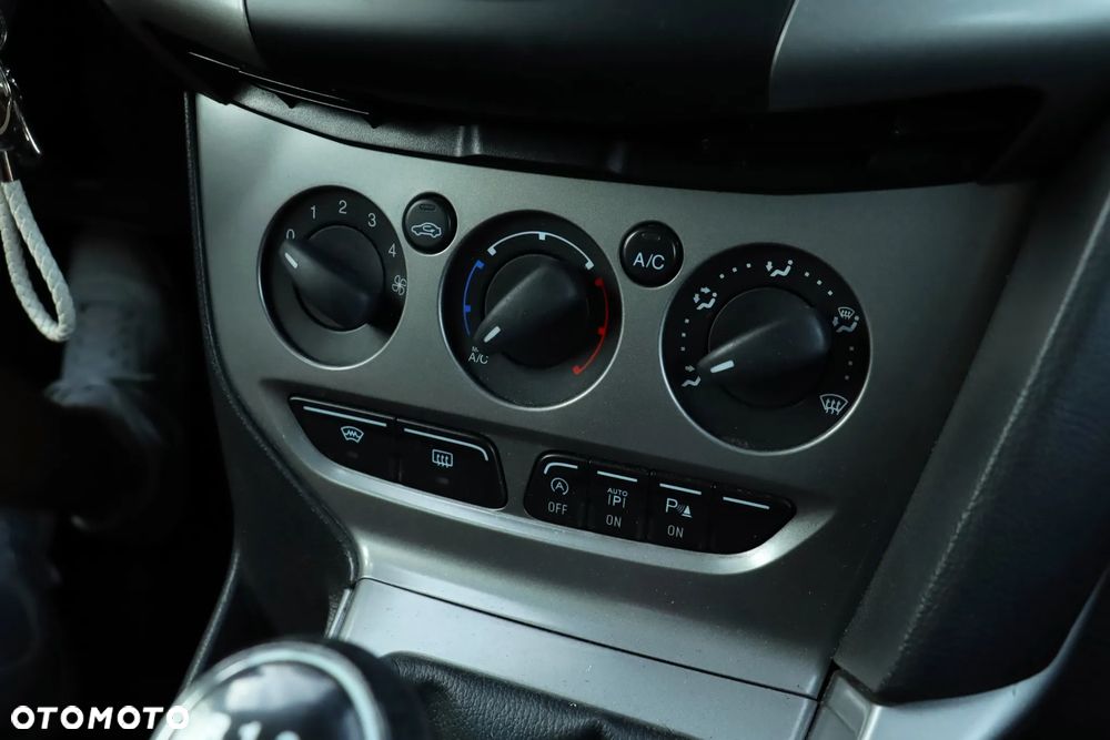 Ford Focus 1.0 EcoBoost Titanium - 18
