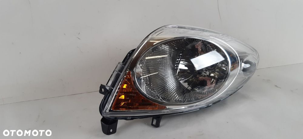 NISSAN NOTE E11 LAMPA PRAWA PRZÓD 260109U10A - 3