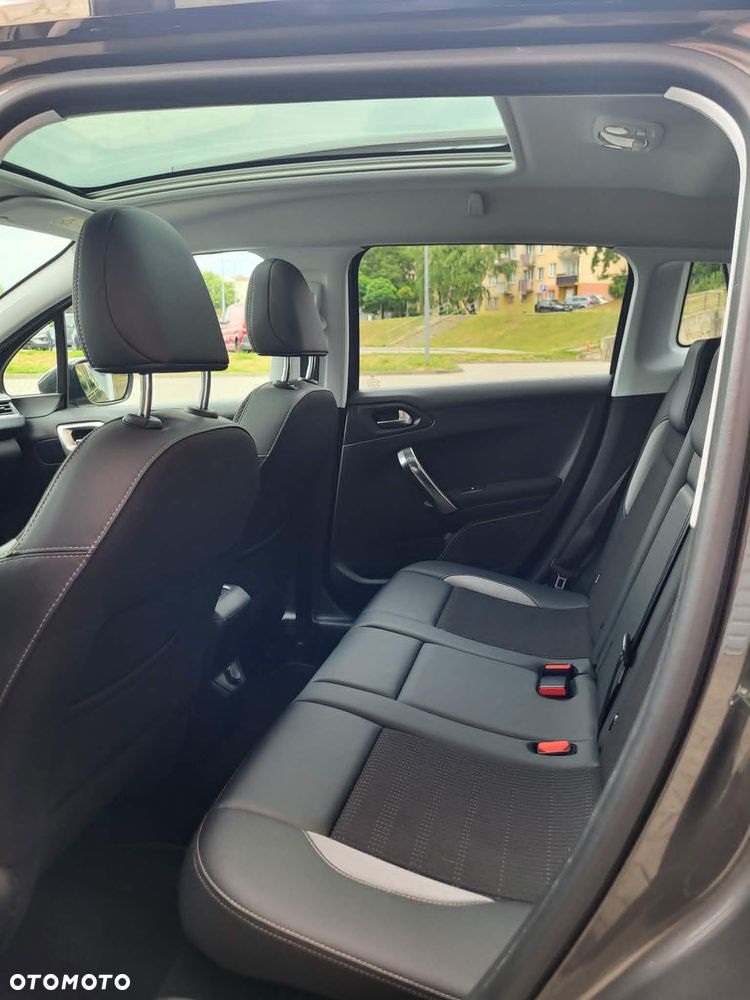 Peugeot 2008 BlueHDi 100 STOP & START Allure - 12