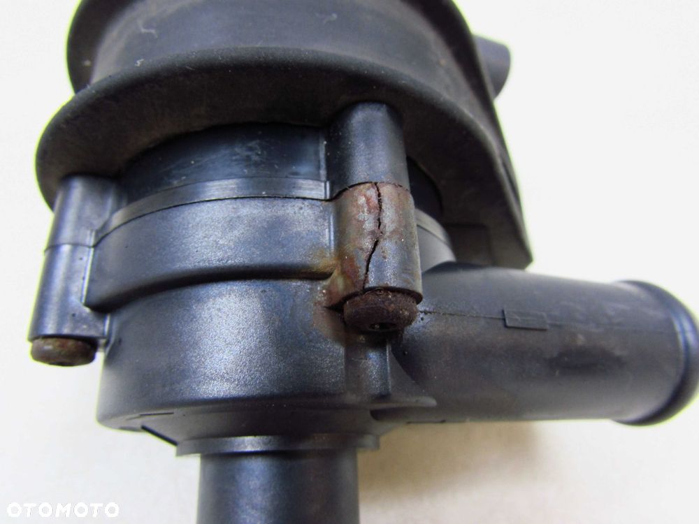 VOLVO C30 S40 V50 S60 II V60 XC 1.6 D2 2.0 10- POMPA PLYNU DODATKOWA OBIEGU 703715000 - 9
