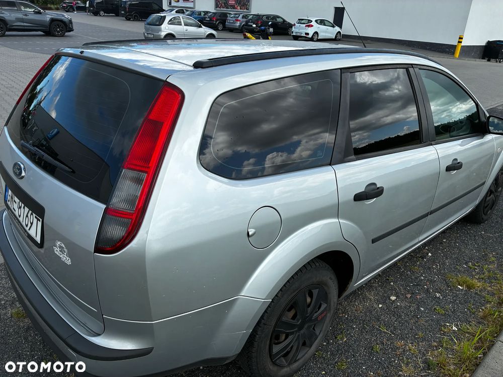 Ford Focus 1.6 Ambiente - 18
