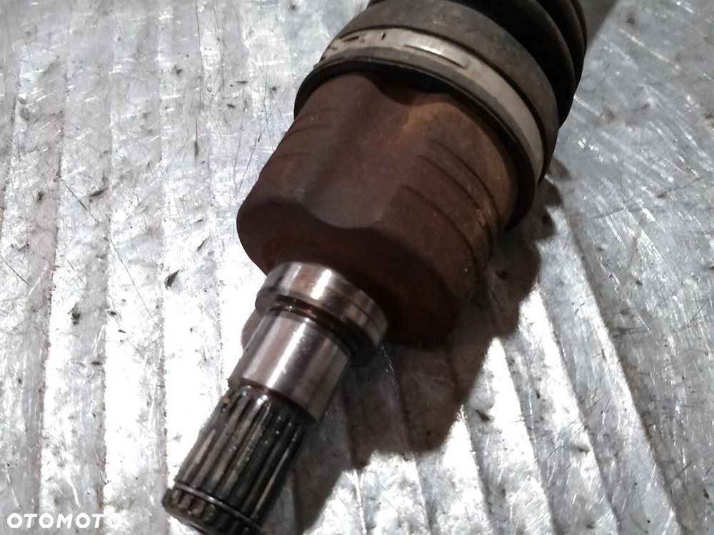 PÓŁOŚ LEWA PRZÓD SUZUKI SWIFT 44102-72K00 1.3 V10 - 3