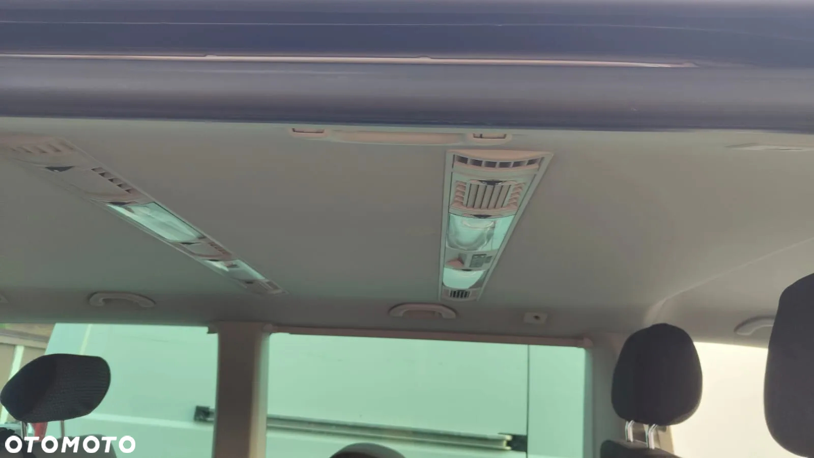 Volkswagen Multivan - 17