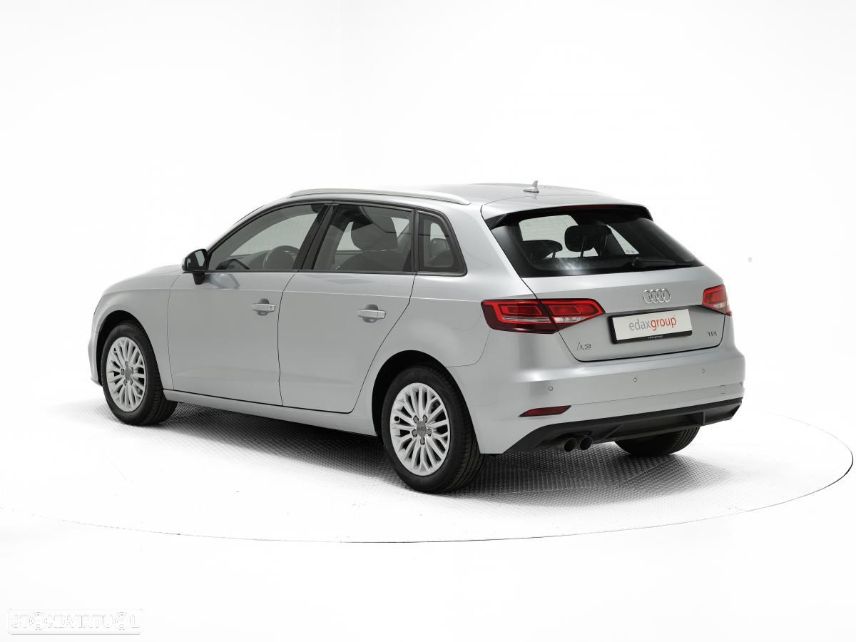 Audi A3 Sportback 2.0 TDI - 4