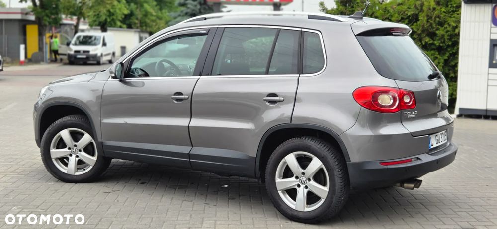 Volkswagen Tiguan 2.0 TDI DPF BlueMotion Technology Exclusive - 9