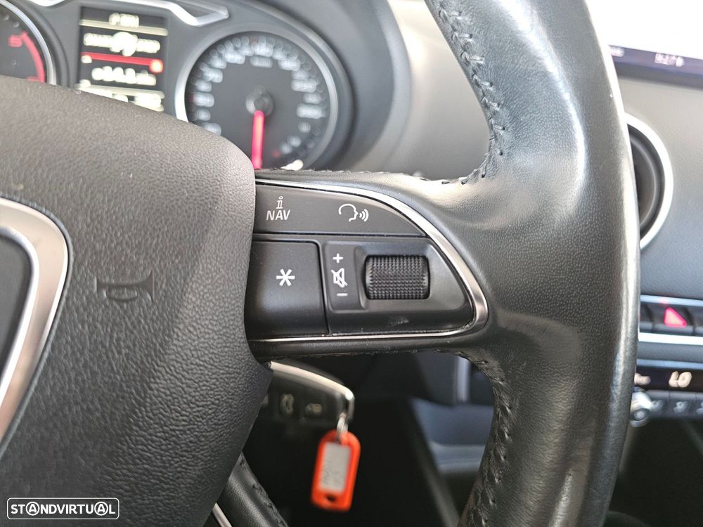Audi A3 Sportback 1.6 TDI Attraction Ultra - 16