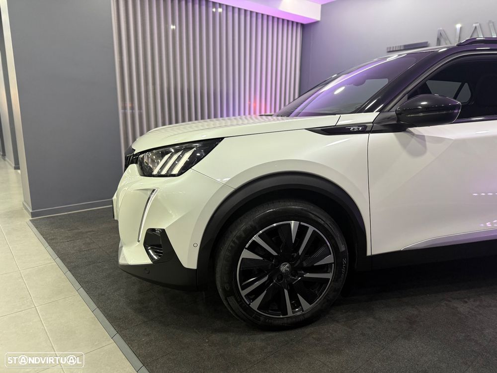 Peugeot 2008 PureTech 155 EAT8 GT Pack - 28