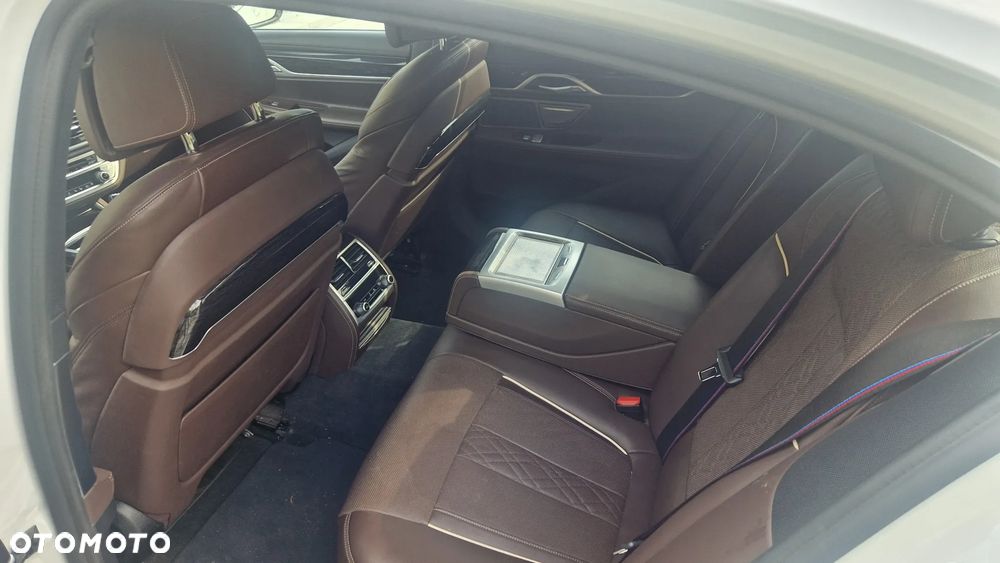 BMW Seria 7 740d xDrive sport - 5