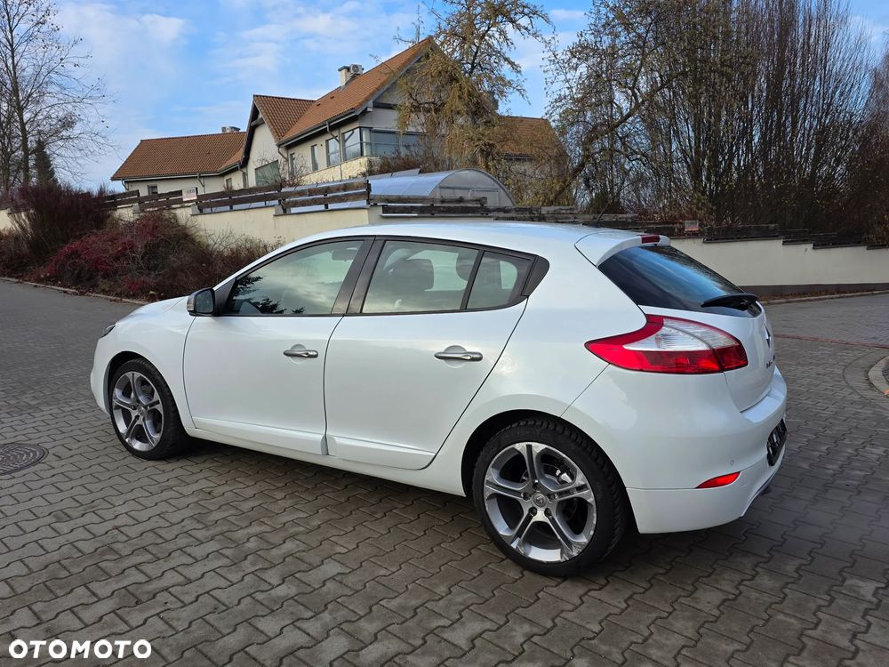 Renault Megane TCe 180 GT - 13