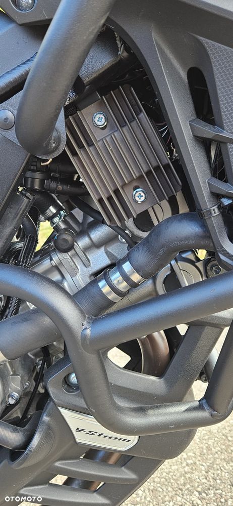 Suzuki V-STROM - 25