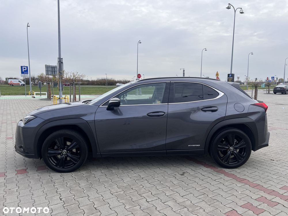 Lexus UX 2022