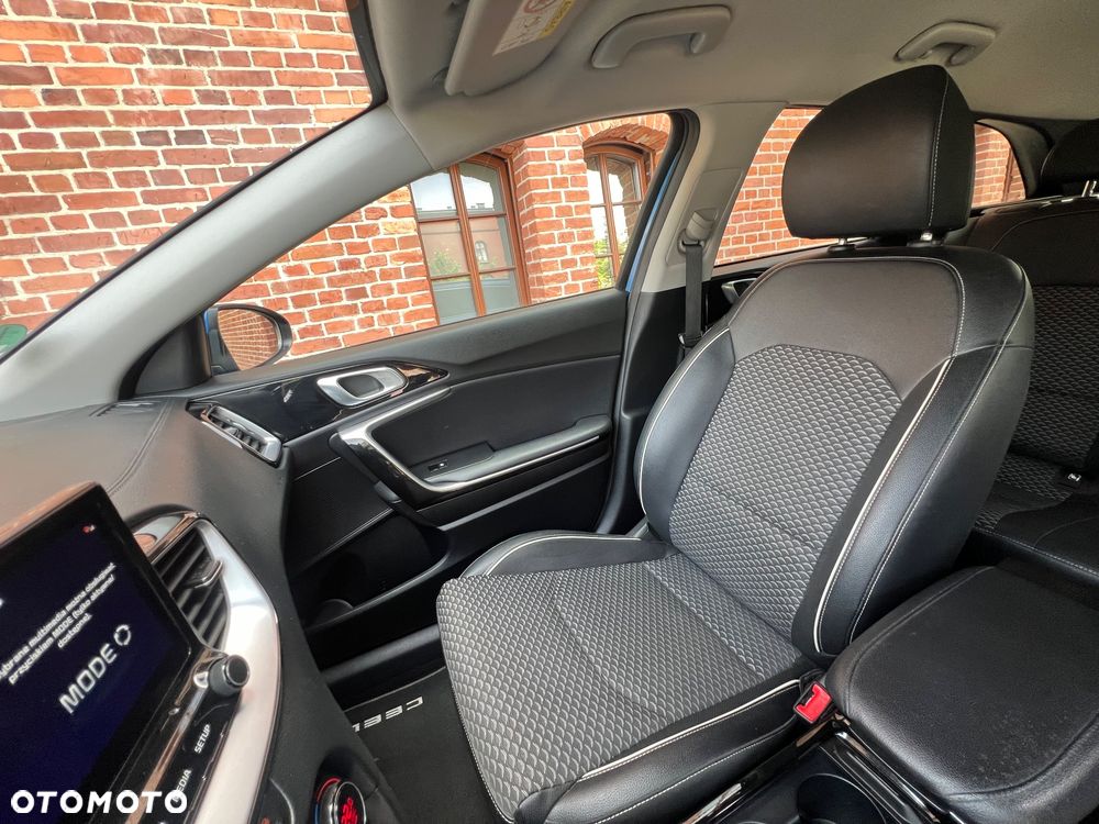 Kia Ceed 1.6 GDI DCT OPF Platinum Edition - 9