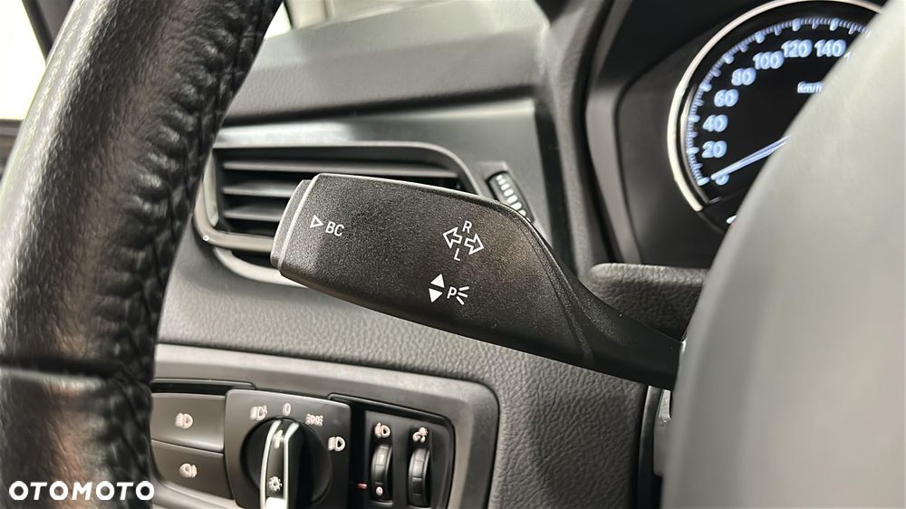 BMW Seria 2 218d - 25