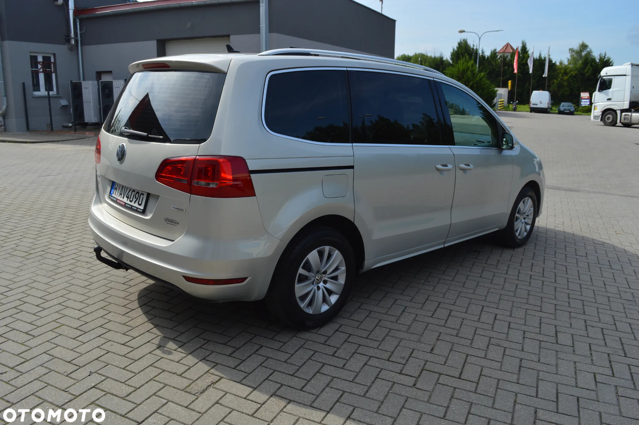 Volkswagen Sharan 2.0 TDI DSG BlueMotion Technology Comfortline - 8