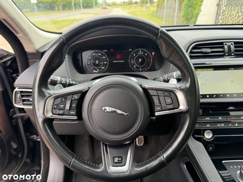 Jaguar F-Pace 2.0 i4D AWD R-Sport - 24