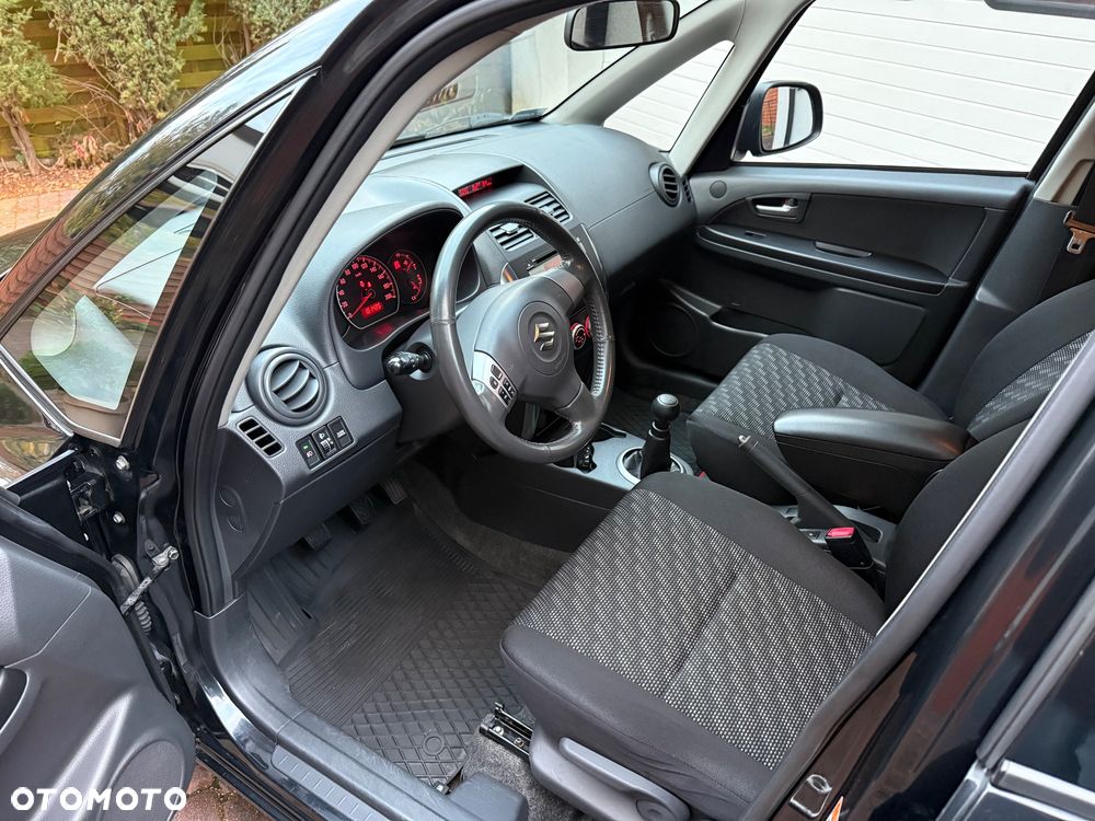 Suzuki SX4 1.6 GS/Premium - 10