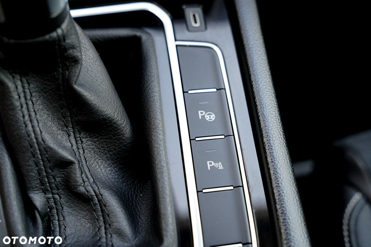 Volkswagen Passat - 20