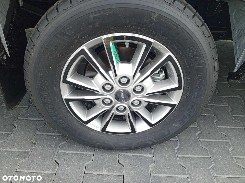 Iveco Daily 35S18HA8V MY24 - 11
