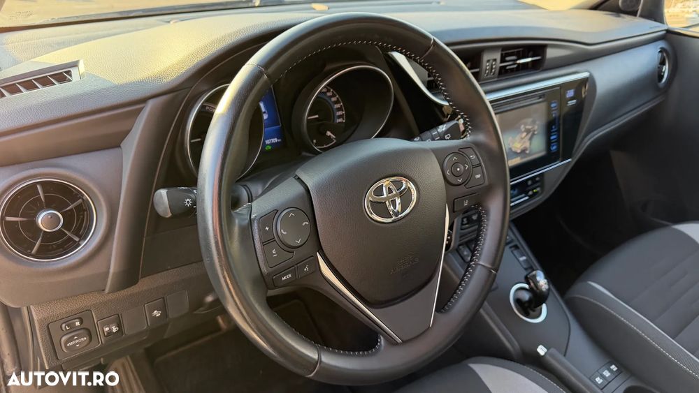 Toyota Auris - 16