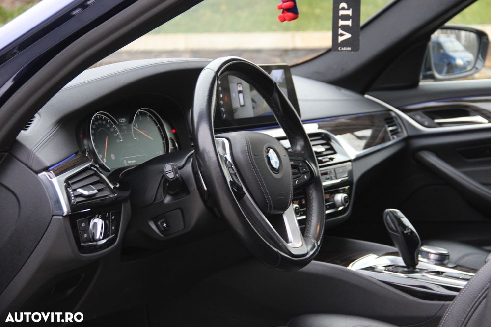 BMW Seria 5 530d xDrive Touring Aut. Luxury Line - 12