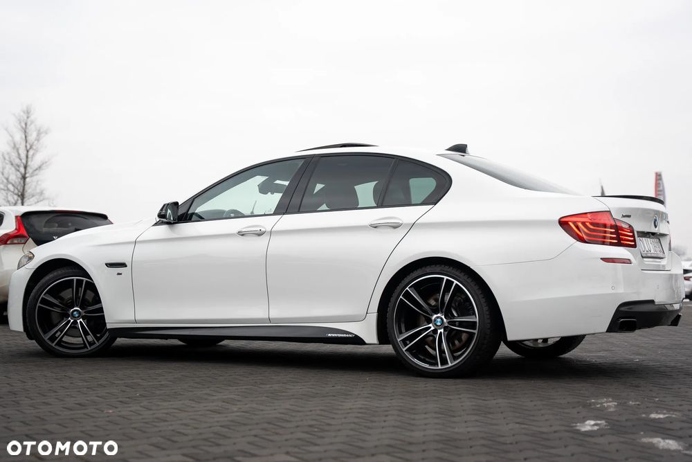 BMW Seria 5 M550d xDrive Sport-Aut - 14