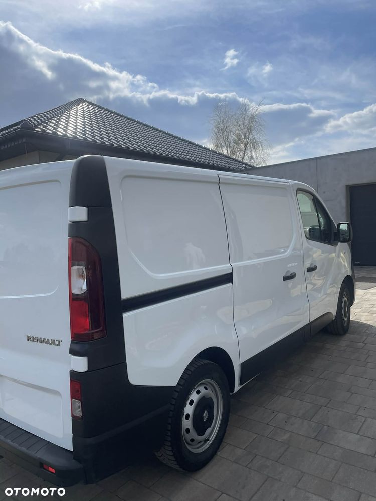 Renault TRAFIC - 2