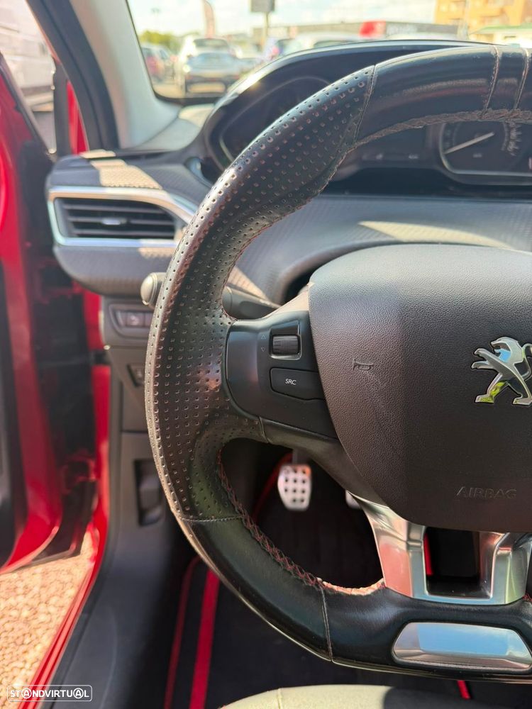 Peugeot 208 1.2 PureTech GT Line - 29