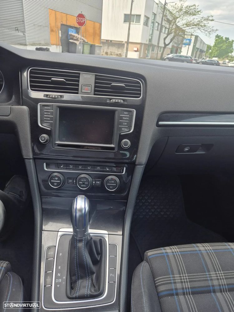 VW Golf 1.4 GTE Plug-In-Hybrid DSG - 7