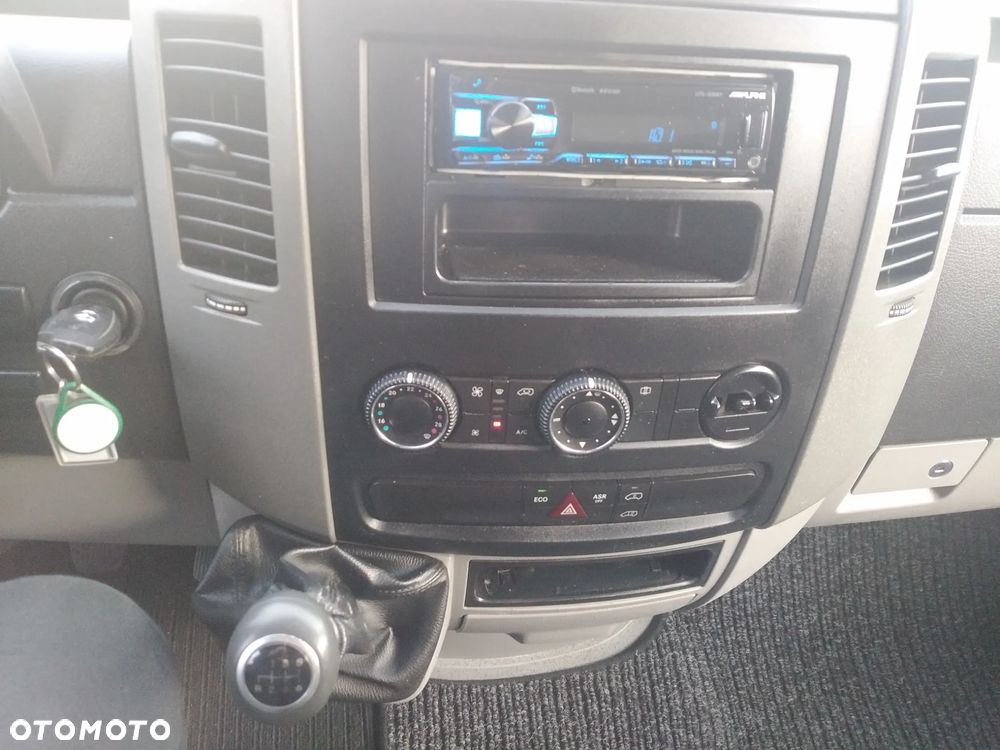 Mercedes-Benz Sprinter - 22
