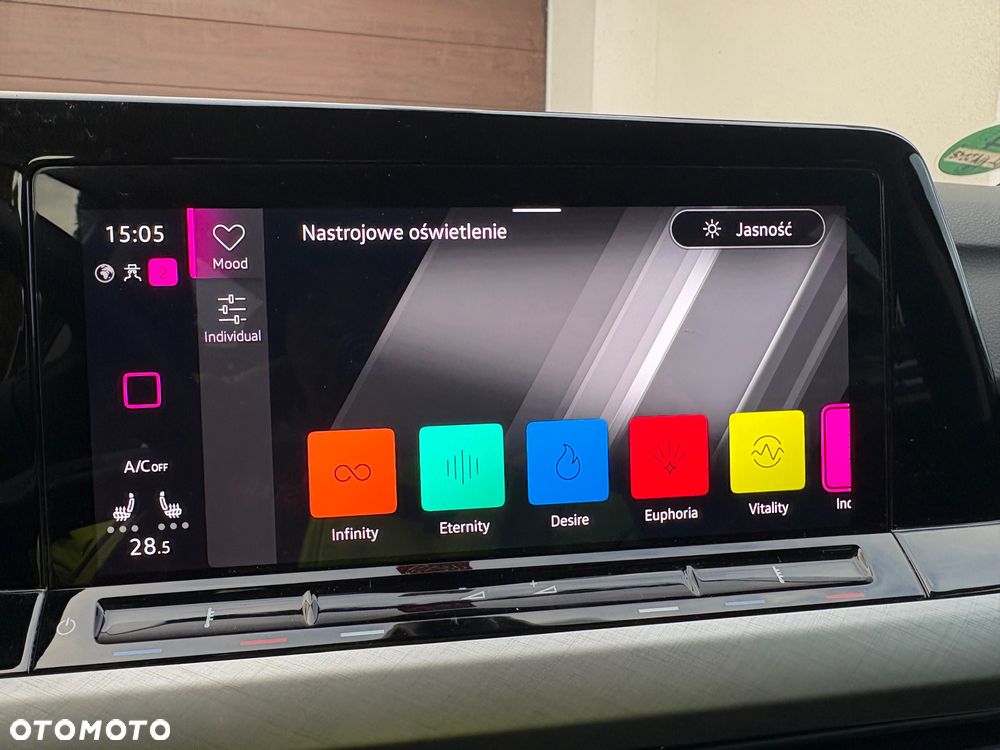 Volkswagen Golf Variant 2.0 TDI SCR Life - 34