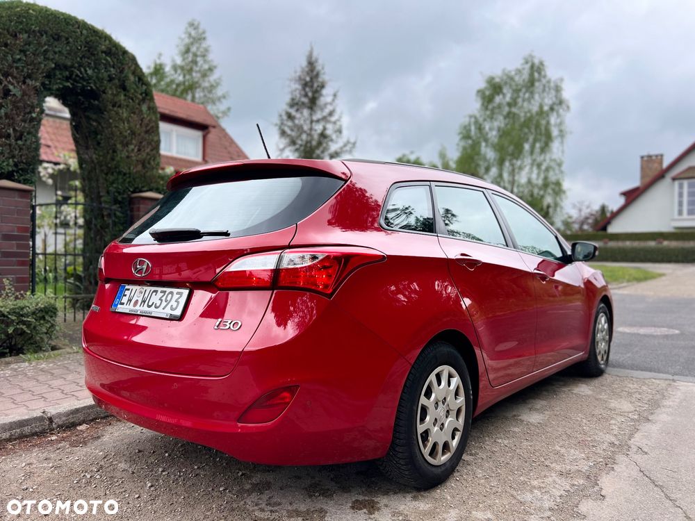 Hyundai i30 i30cw 1.4 Intro Edition - 13