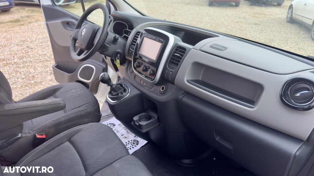 Renault Trafic - 10