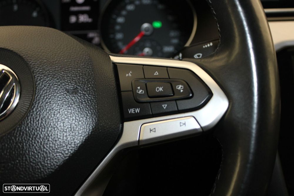 VW Passat 1.6 TDI Business DSG - 13