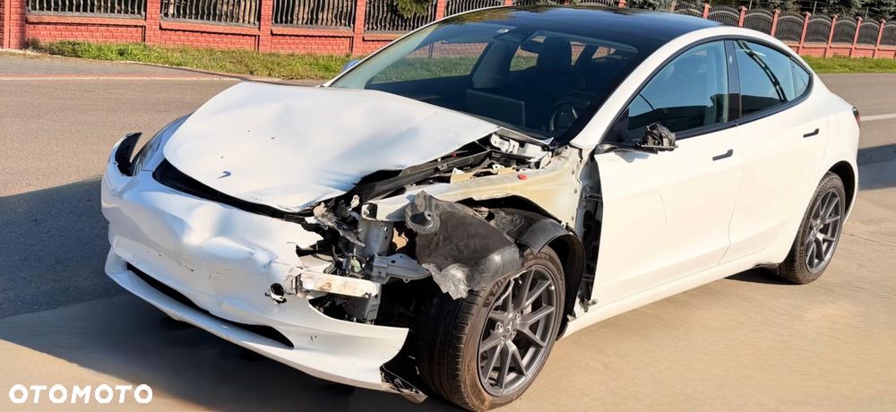 Tesla Model 3 Standard Reichweite Plus Hinterradantrieb - 9