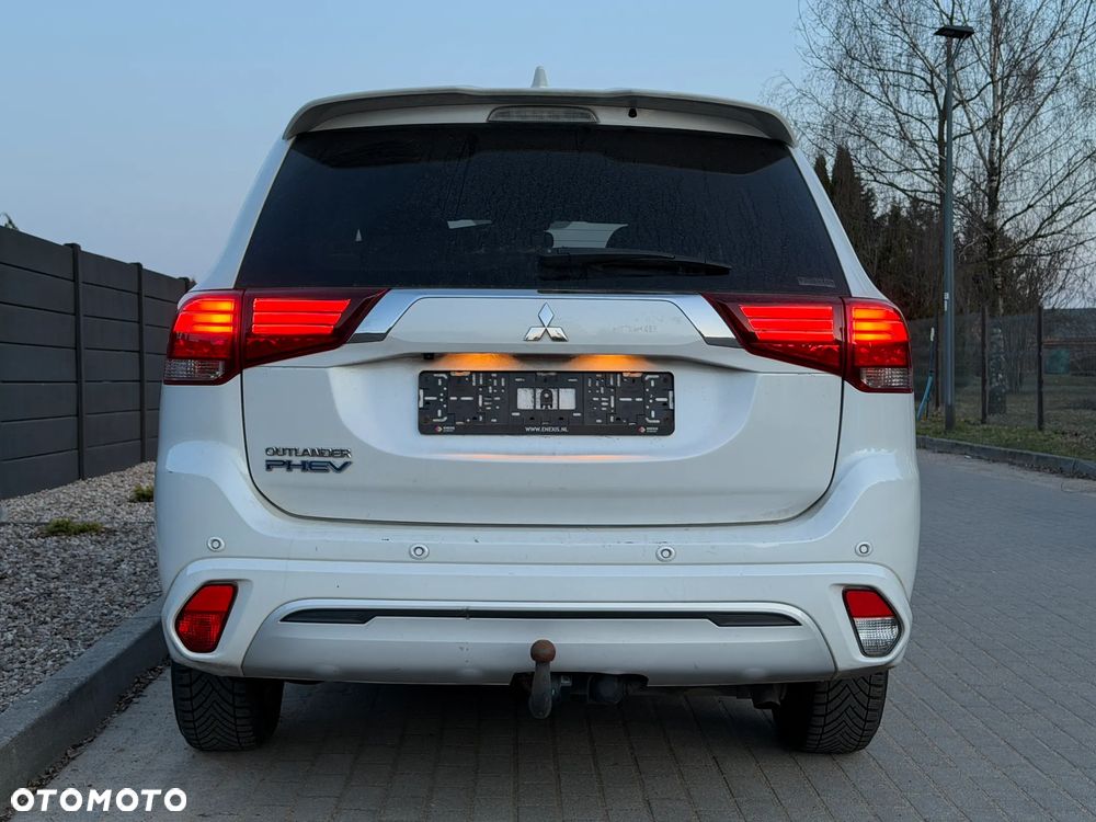 Mitsubishi Outlander Intense + - 21