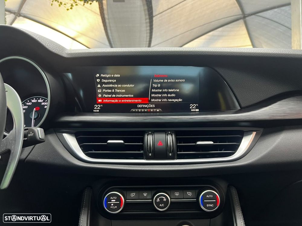 Alfa Romeo Stelvio 2.2 D TI AT8 - 44