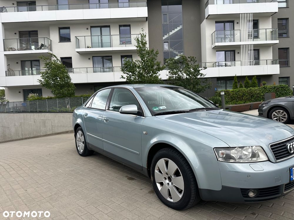 Audi A4 Limousine - 5