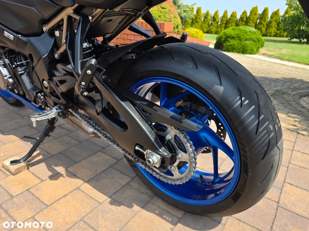 Suzuki GSX 1000 - 15