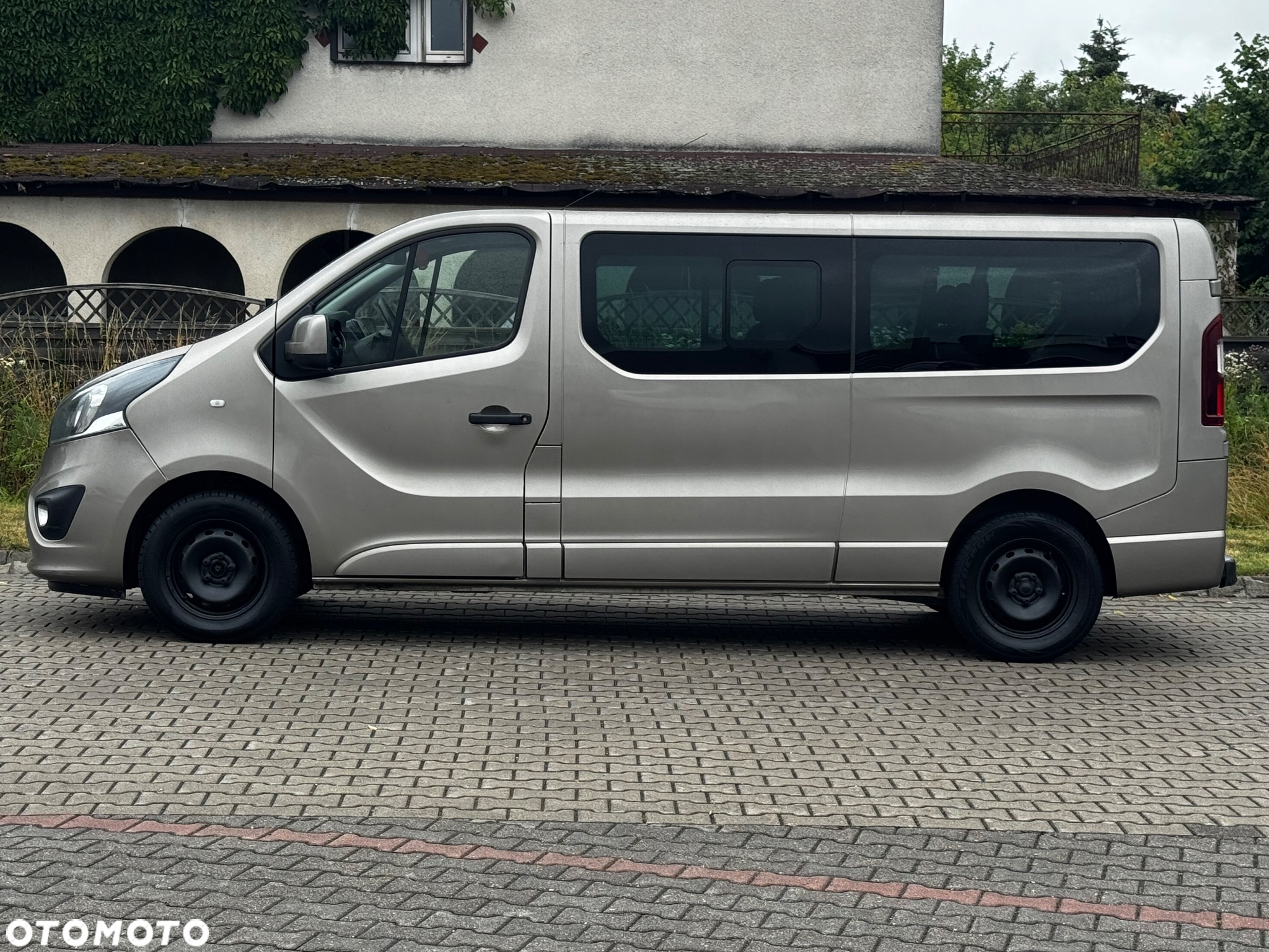 Opel Vivaro - 2