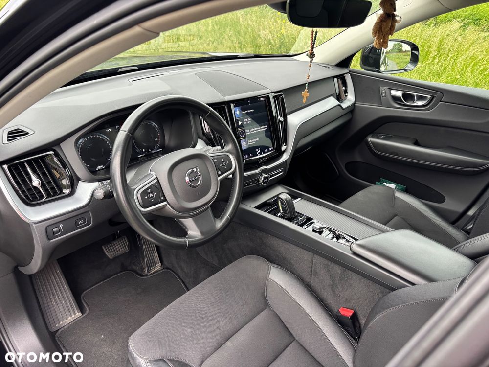 Volvo XC 60 B4 D AWD Momentum Pro - 11