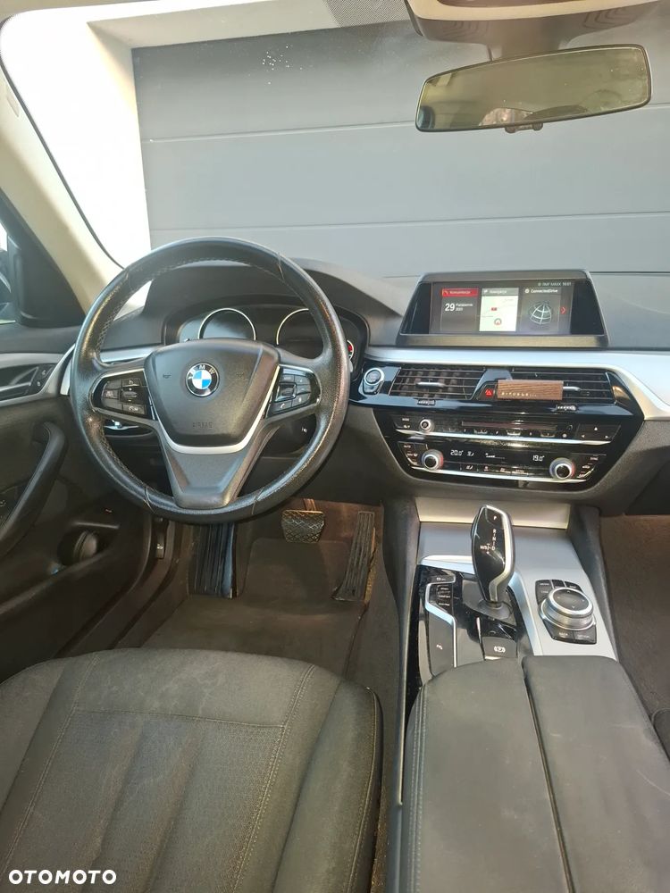 BMW Seria 5 518d - 13