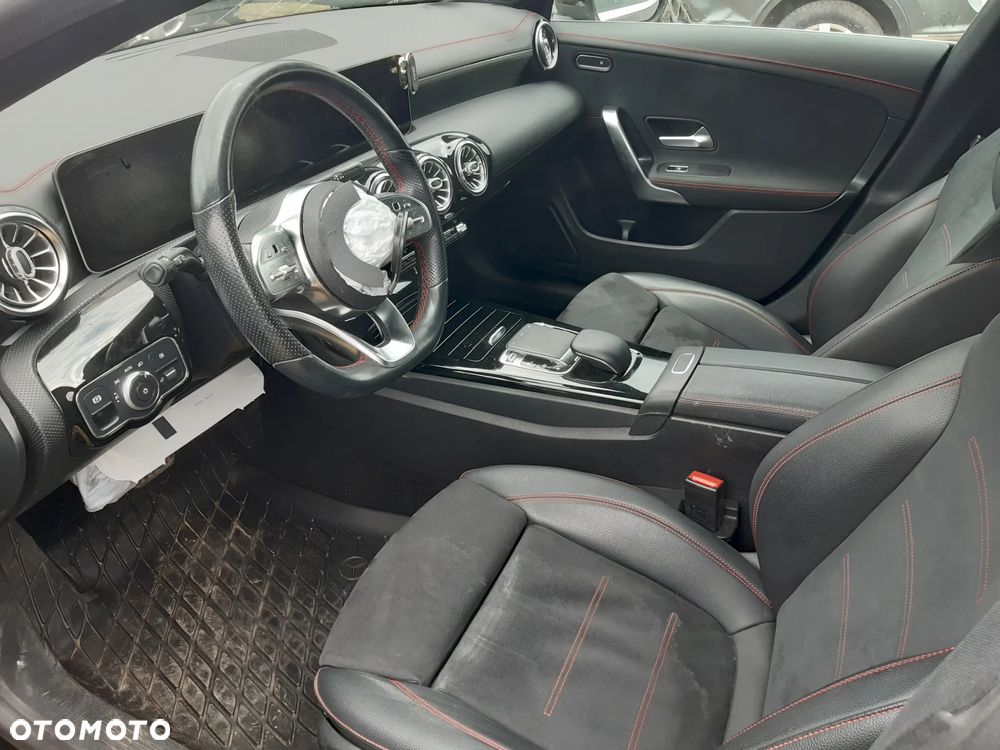 Mercedes-Benz CLA 180 7G-DCT AMG Line Advanced Plus - 11